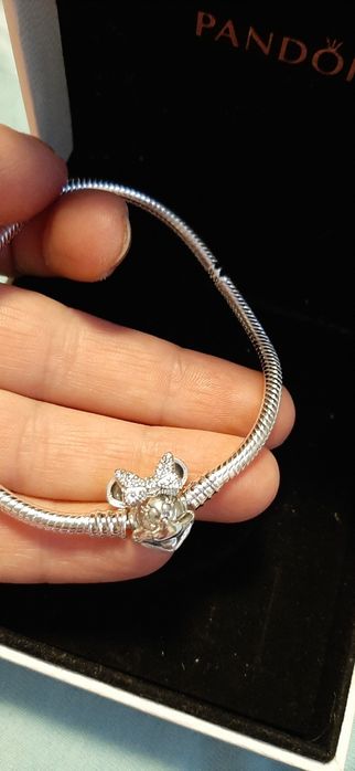 сребърна гривна тип Пандора с кутия