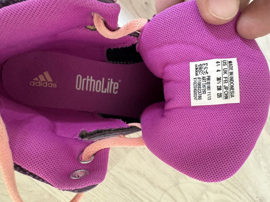 Кросовки для девочки.  Размер 36, состояние б/у.