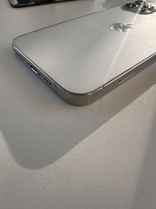 iPhone 12 Pro, Silver iCloud цял или на части