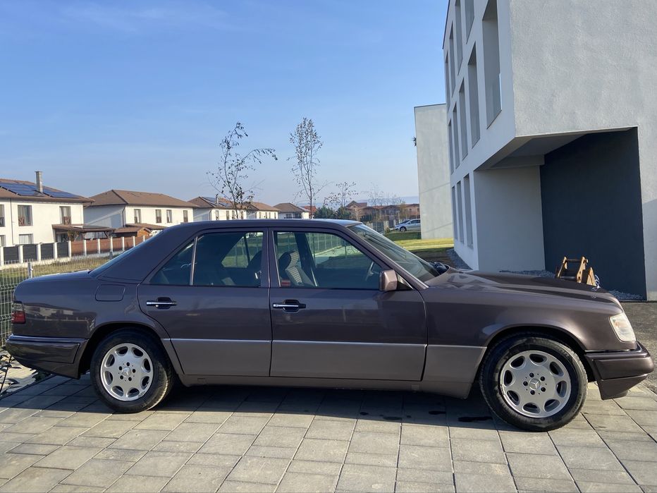 Mercedes-Benz W124