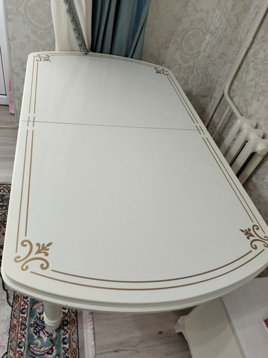 Стол отырғыш сатылады.