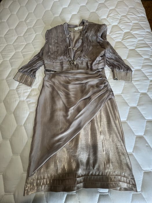 Рокля, почти нова, обличана е веднъж