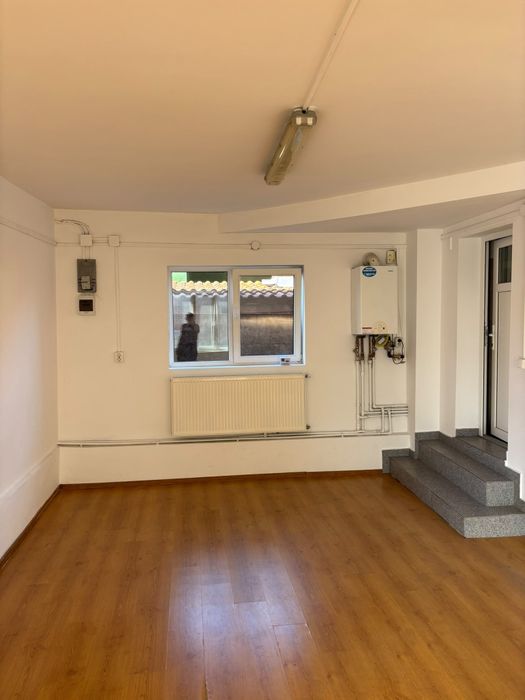 Inchiriez spatiu comercial Floresti 150 mp/parter