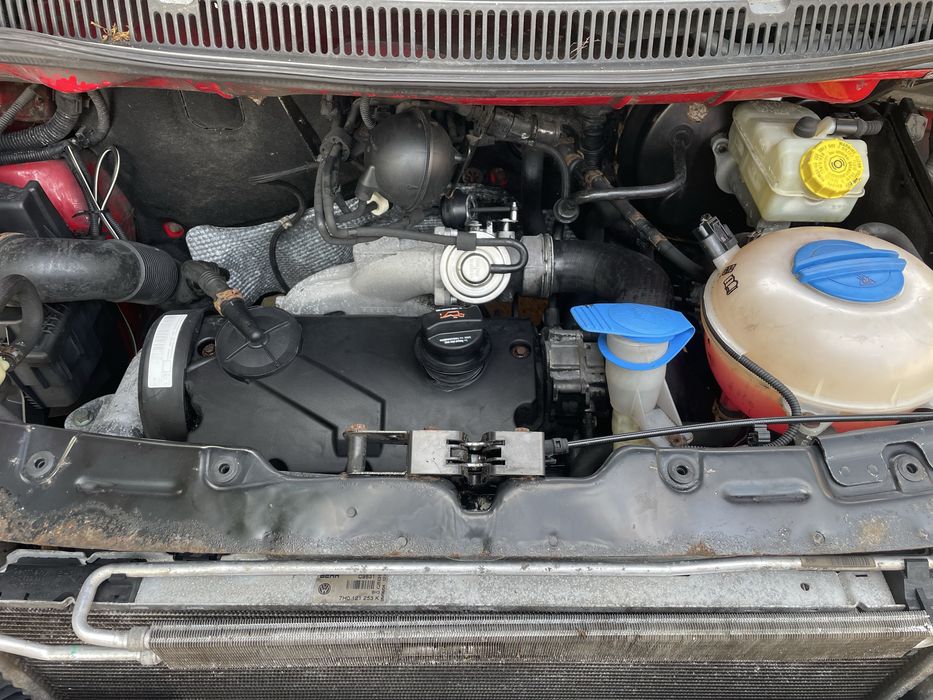 Motor Volkswagen T5 1,9TDI 63KW -86CP cod Motor AXC pret 5000 lei complet