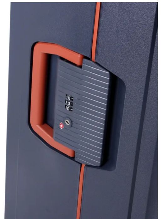 Премиум чемодан на защёлках