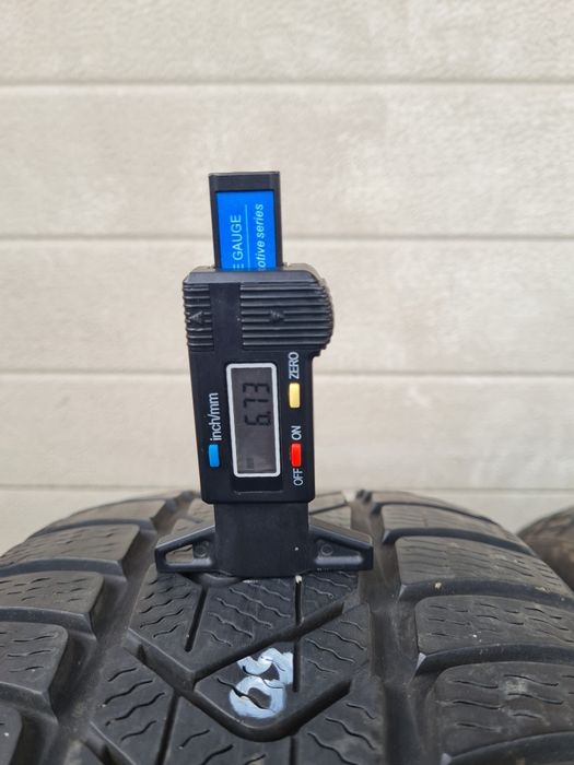 Зимни гуми 2 броя PIRELLI SottoZero3 225 50 R18