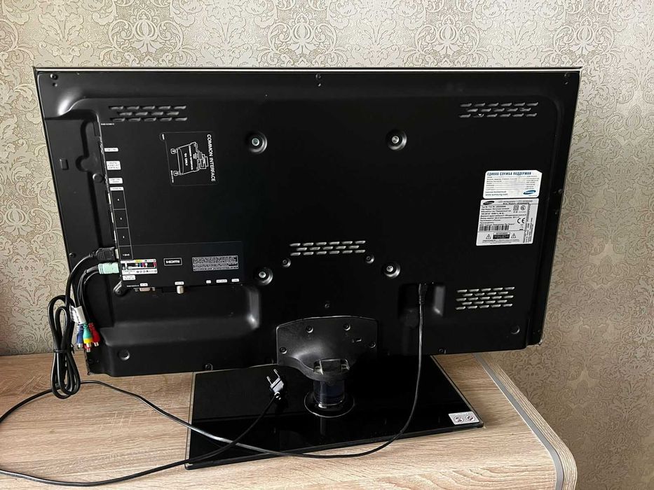 Телевизор Samsung диагональ 81 см