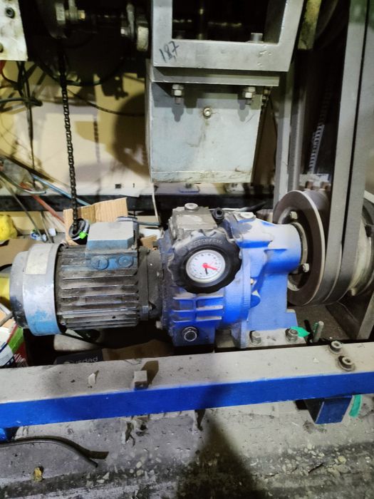 Двигатель с регулируемым редуктором