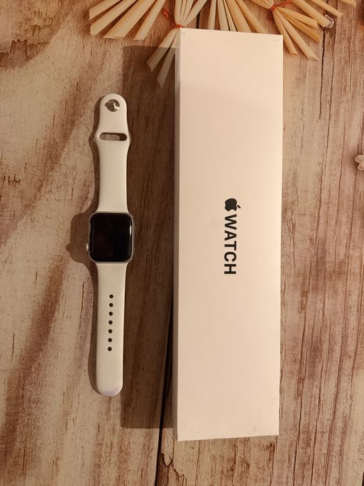 Apple Watch SE generatia 2
