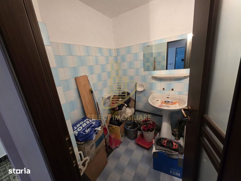 Apartament de 3 camere, decomandat, 66 mp., zona Sens