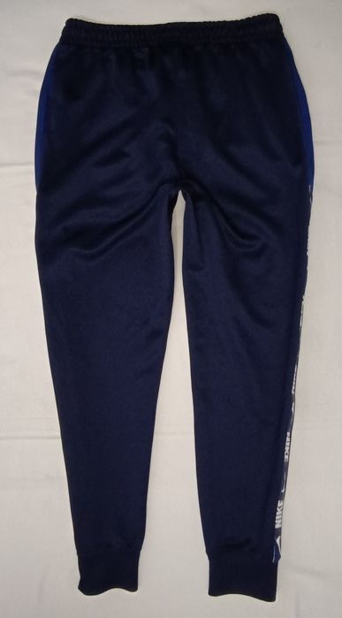 Nike Sportswear Repeat Sweatpants оригинално долнище S Найк долница