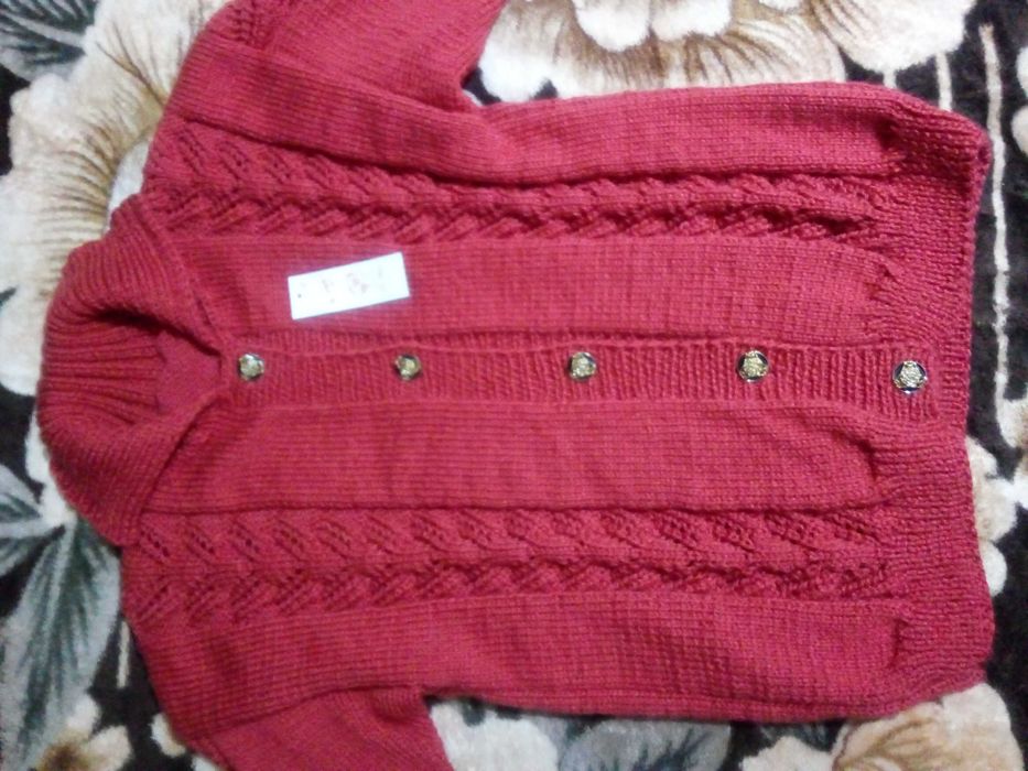 Продаётся новая тёплая кофта.