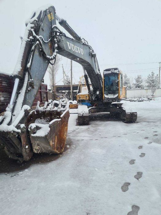 Продается  Экскаватор "Volvo 290"