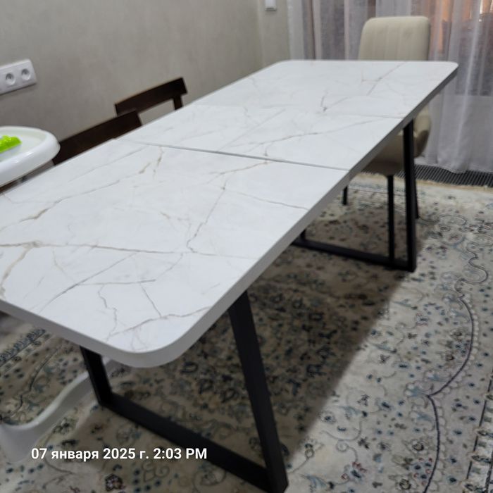 Продам б/у обеденный стол 1,80×80