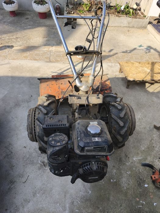 Vând motocultor lombardini