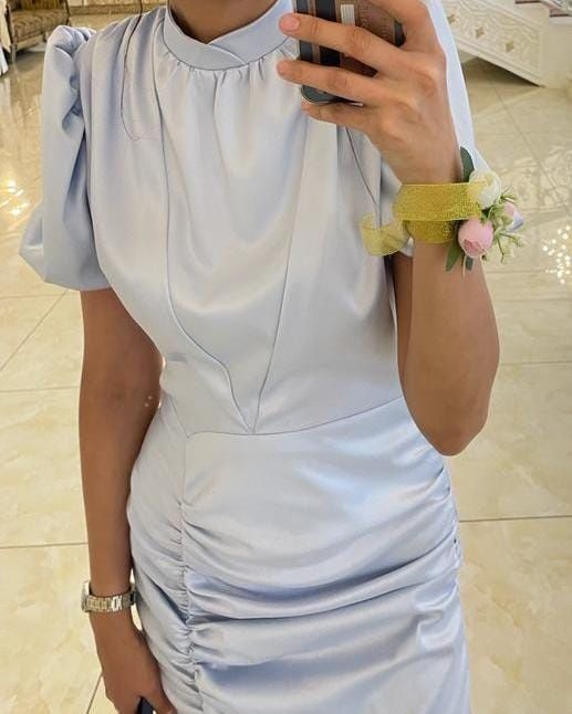 Продам платье атласное