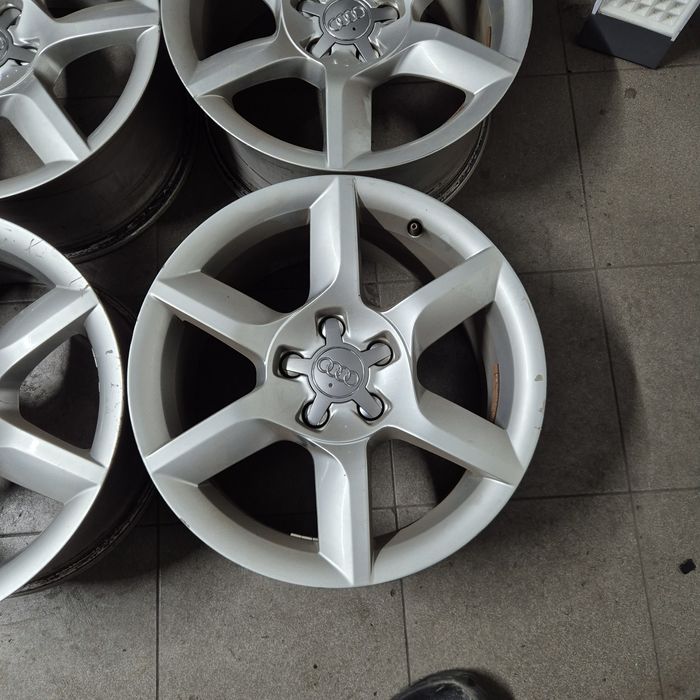 Jante Audi R 17 5x112 8J Et 26