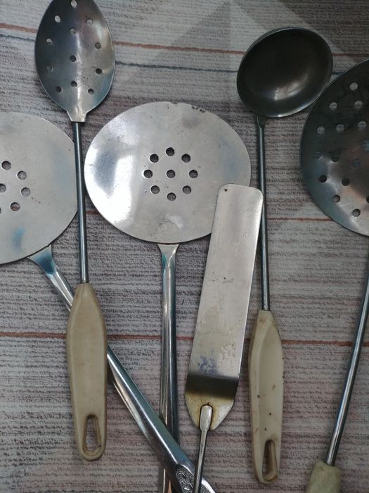 Продаю столовые приборы