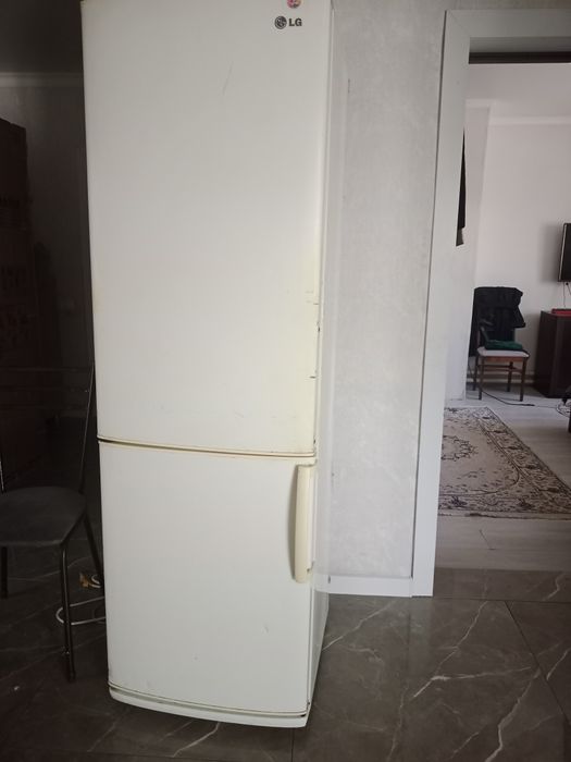 Продам холодильник LG