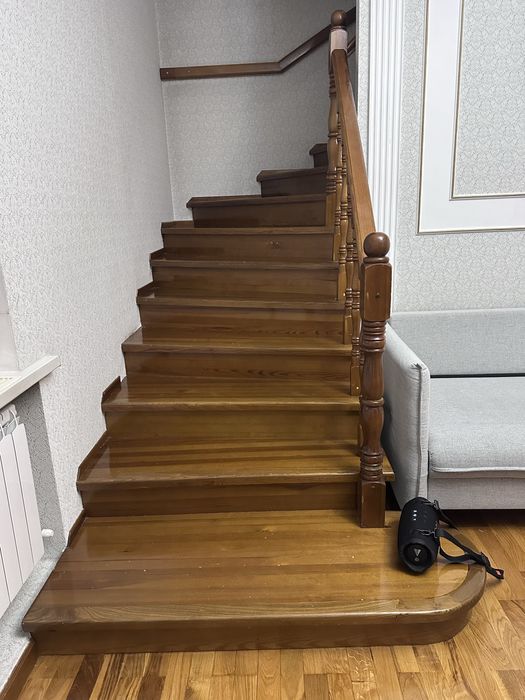 Продам лестницу дерево