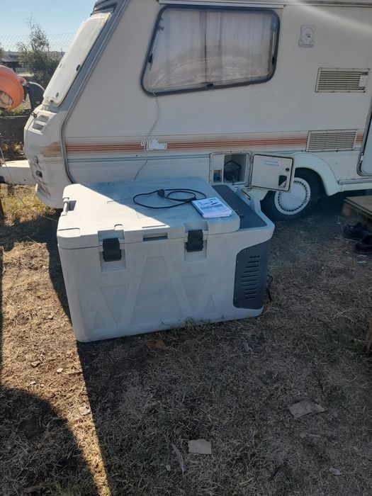 Хладилник, фризер 12, 24, волта голяма ракла 165 литра