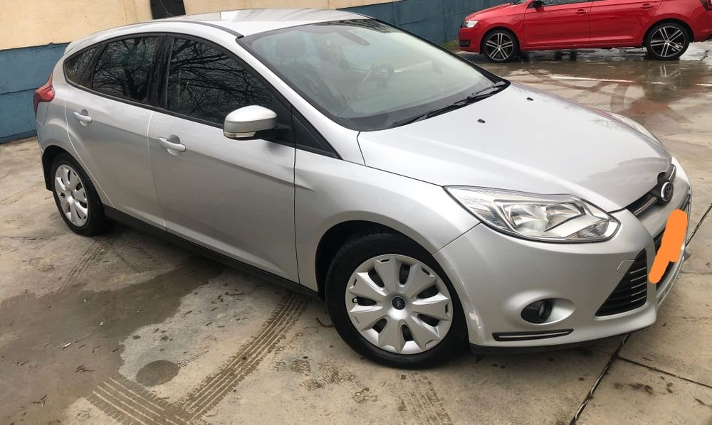Vând Ford Focus MK3 hatchback diesel