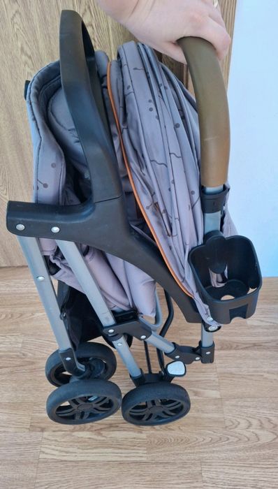 Лятна  сгъваема количка  Chipolino Apri до 22кгl