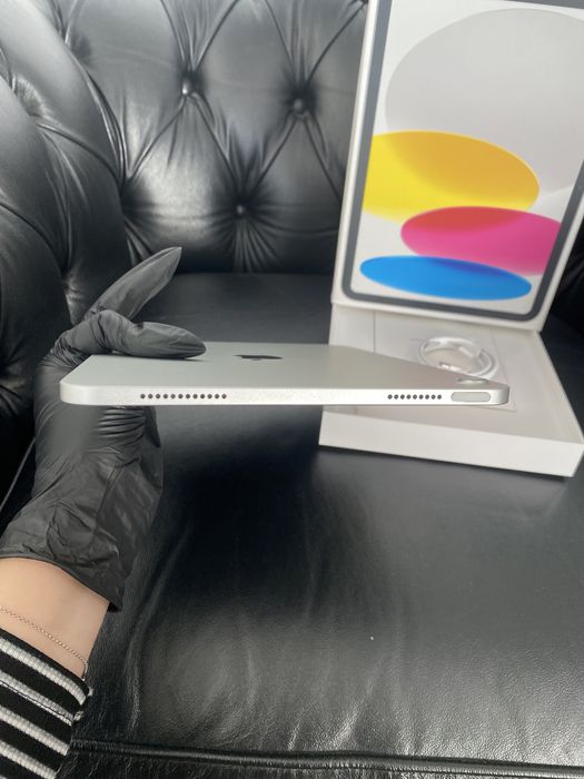 iPad (A16) / WI-FI + Cellular/ 128 GB / Silver / Ca nou |