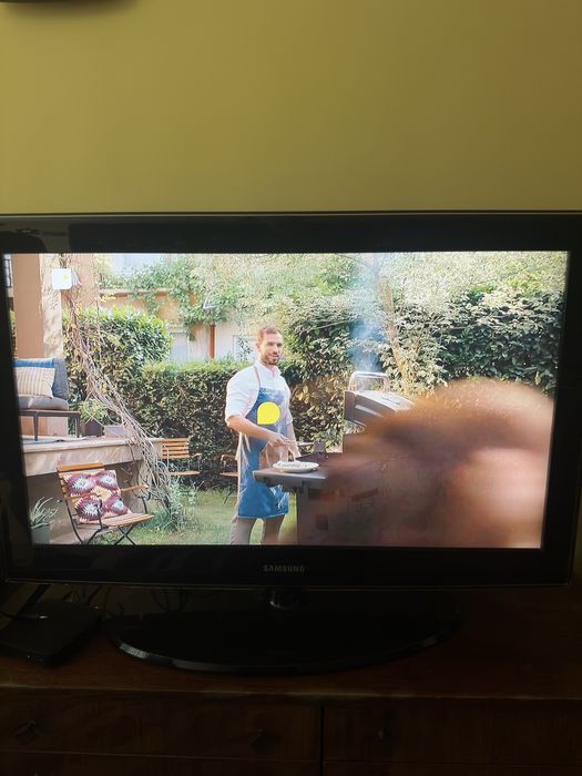 Телевизор Samsung 37” Full HD