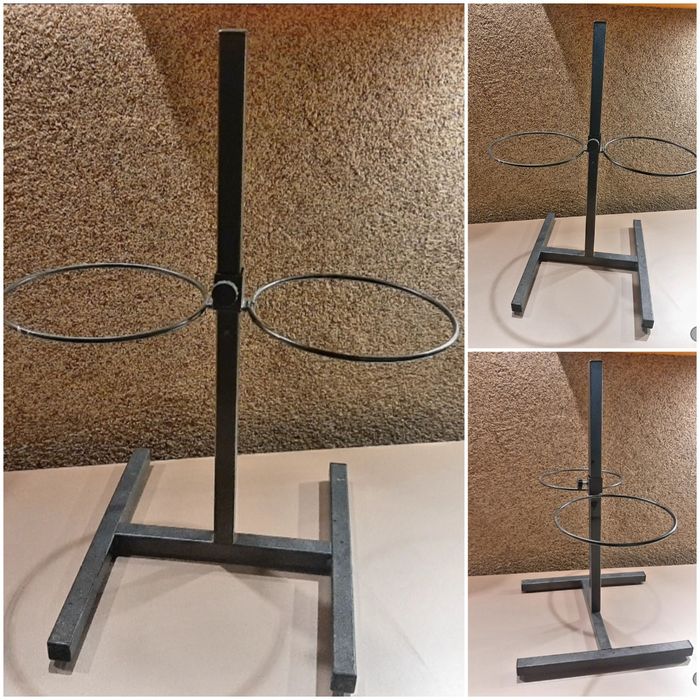 Подставка для мисок. Высокая.