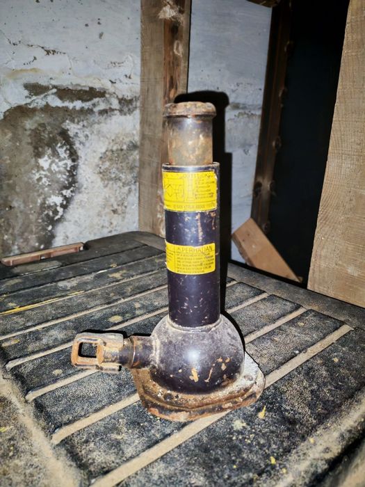 Продаётся Домкрат