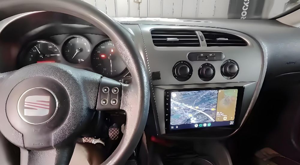 Navigație Seat Leon 2 GB RAM