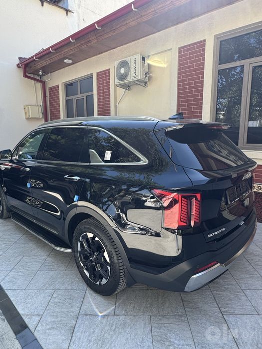 Kia Sorento Yangi 2024/25