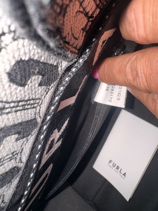 Furla Opportunity S size