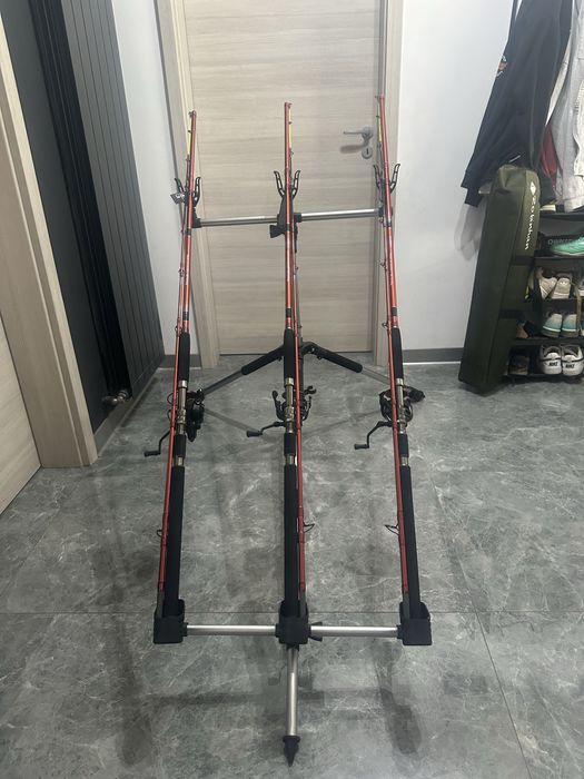 SET RIVER  3 Lansete FL Pro FLX River 3.00m/70-350g + 3 Mulinete Fl Strategist River 6000 10rulment + Tripod