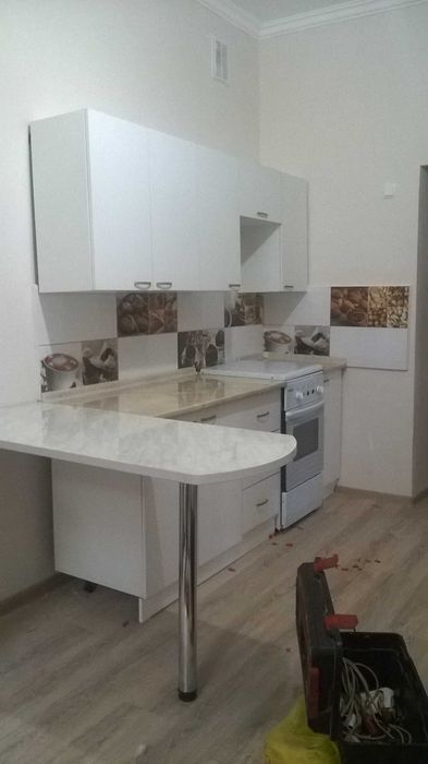 Мебель на заказ ресепшн тумбочкм столы шкафы кухни
