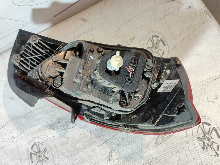 Stop aripă spate dreaptă Hatchback Seat Ibiza V KJ 2018 1.0 Benzină Cod OEM: 6F0945208J (5G3)