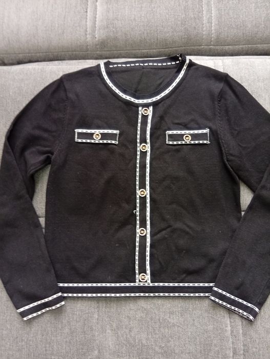 Женские жемпера и безрукавка новая не одеванная очень хорошего качеств