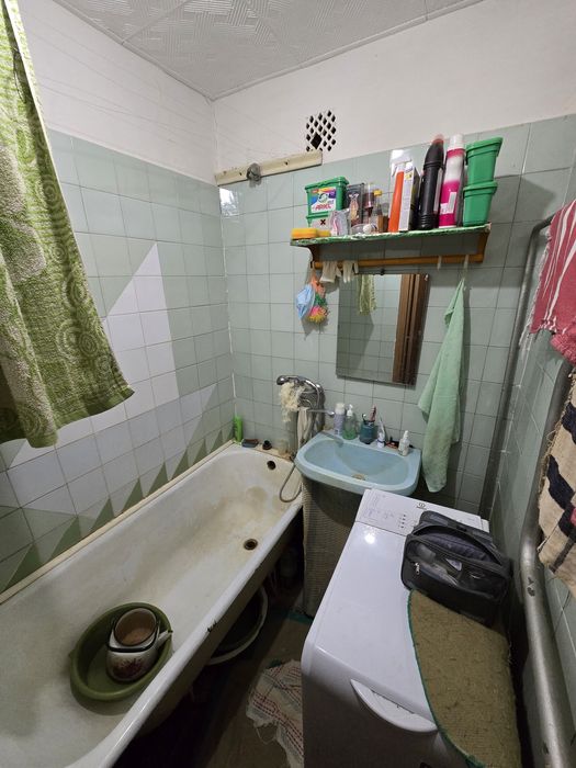 2 комнатная квартира Автосалон