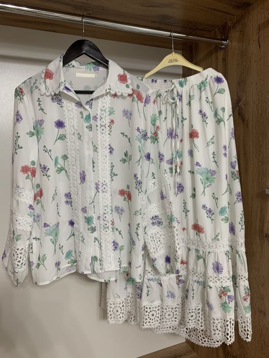 Двойка, платья цены указано ниже