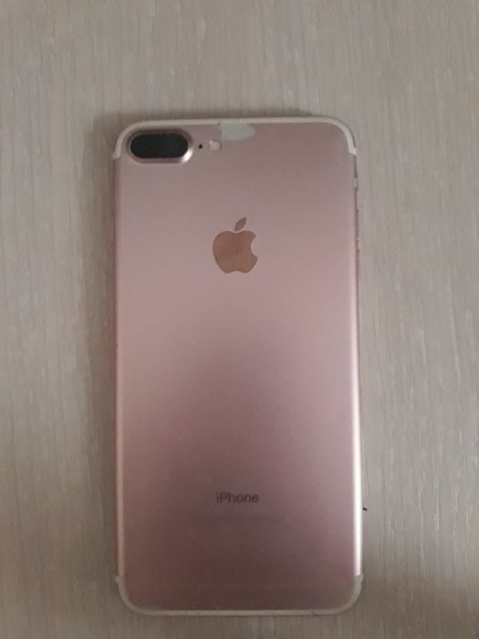 Продаю Iphone 7plus 32 gb