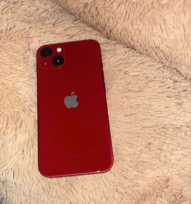 Iphone 13 RED - като нов, 8 кейса + протектори, 500лв