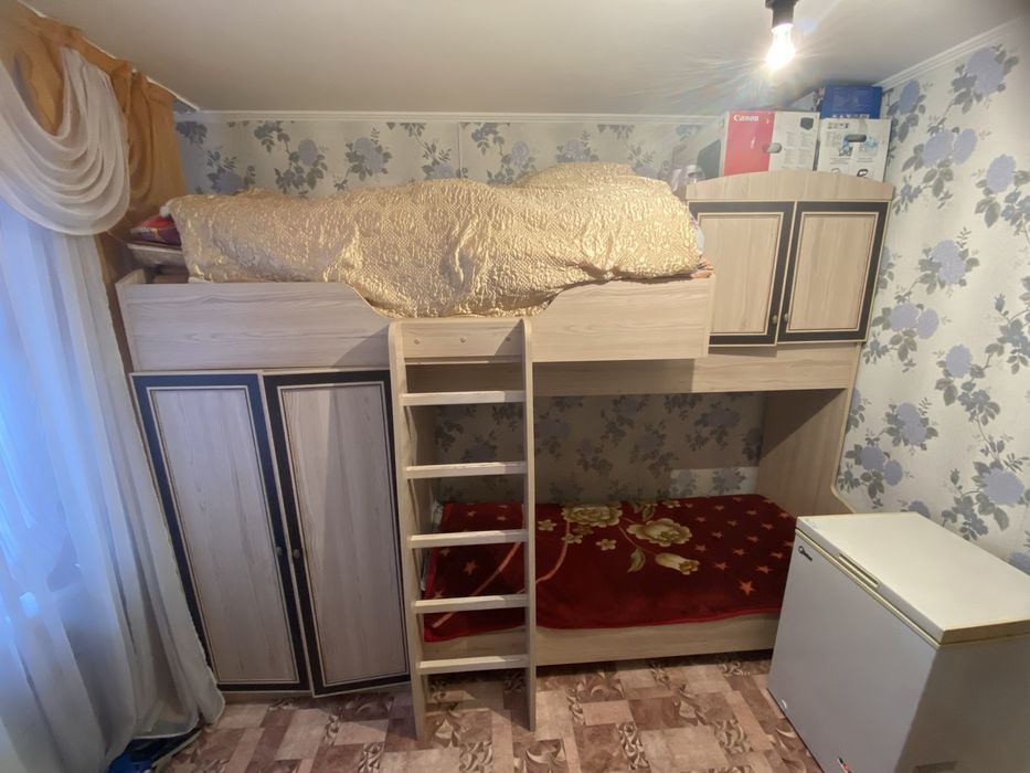 Двухярусная кровать