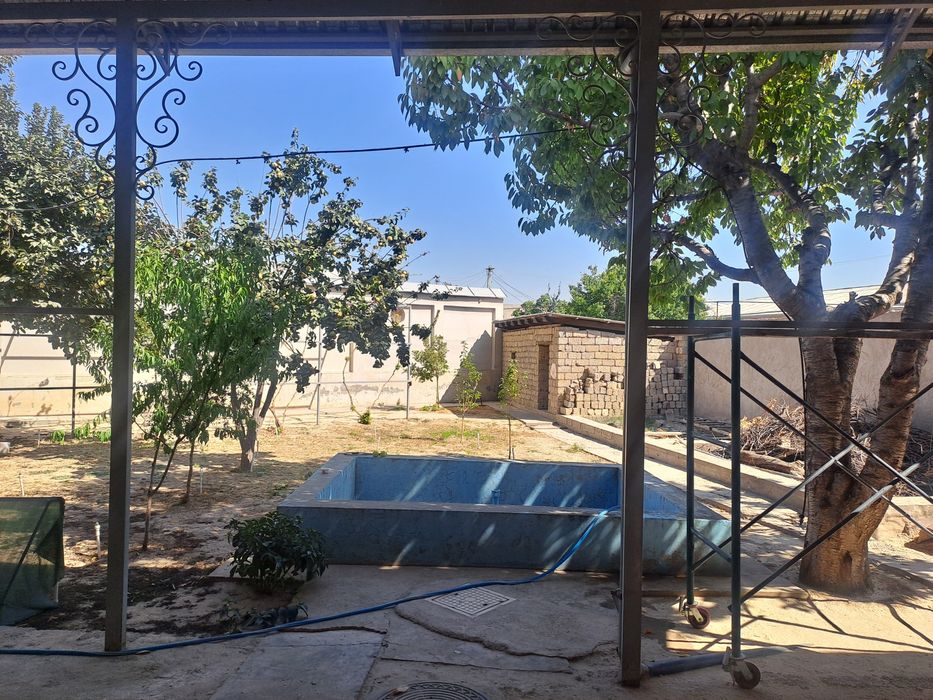 elitniy mahallada yer sotiladi