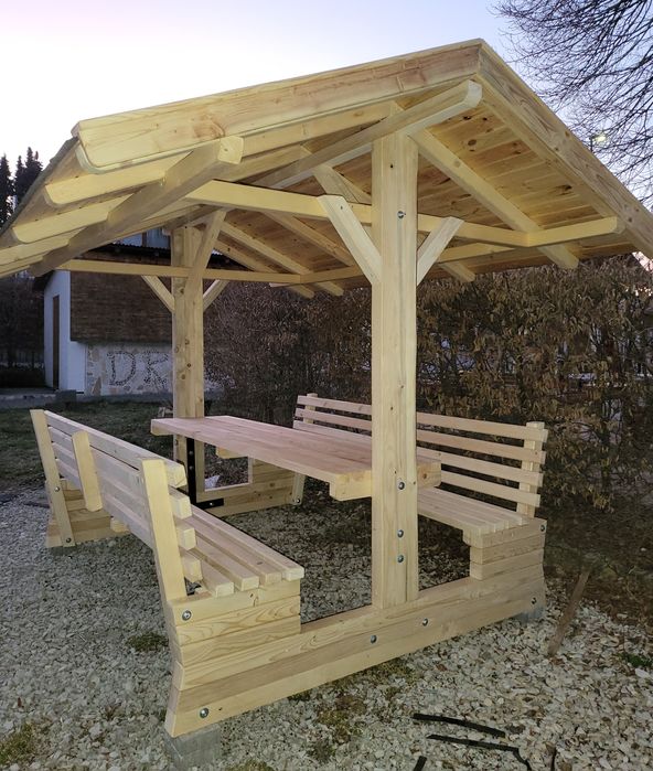Foisoare, leagăne filigorii, pergole, mobilier de gradina