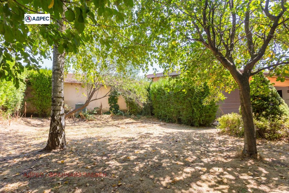 Къща в Плевен, област-с.Гривица площ 450 цена 439000