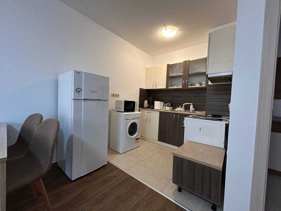 Дава се под наем Двустаен апартамент в Бургас, Сарафово - 52 кв.м за 458.49 € - Снимка #2