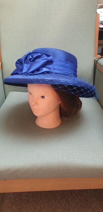 Palarie albastru pentru nunți