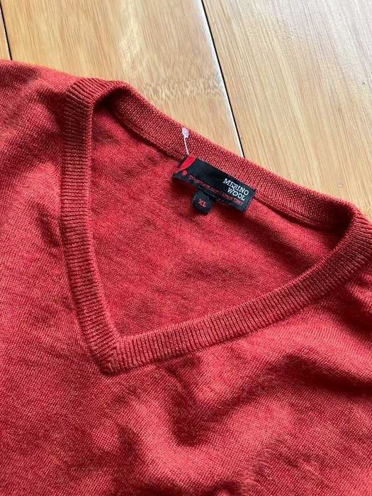Pulover caramiziu din lana merinos Dressmann