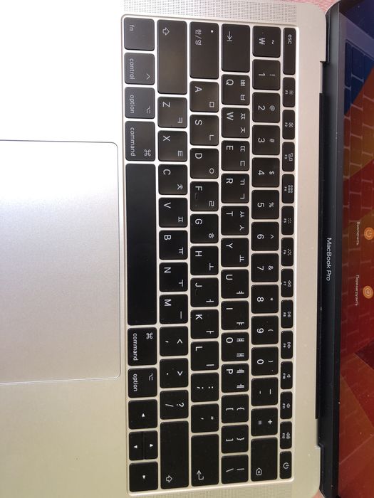 Продается MacbookPro 13.3 inch 2017